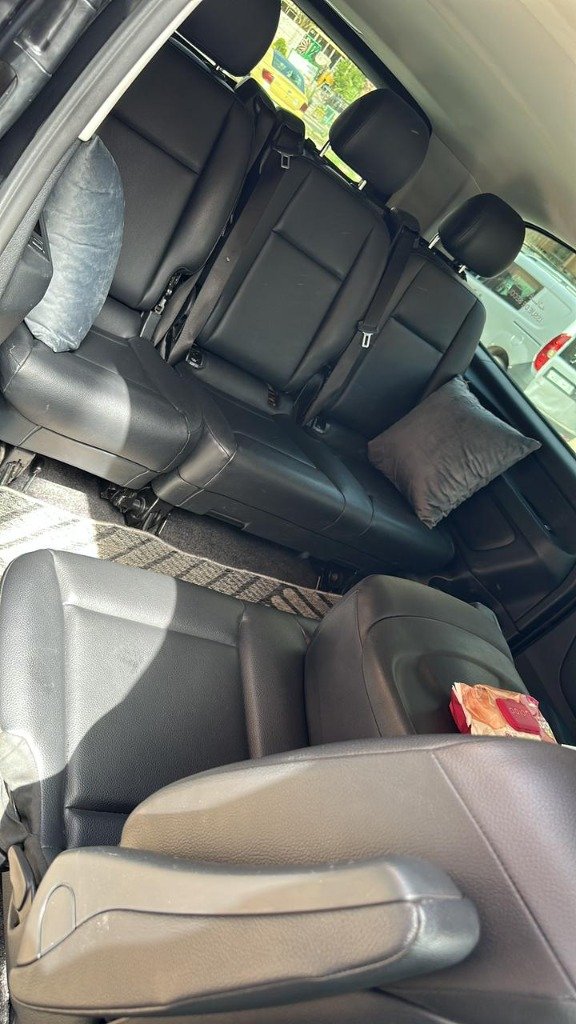 Intérieur cuir VIP — Confort transport StayVibe Marrakech