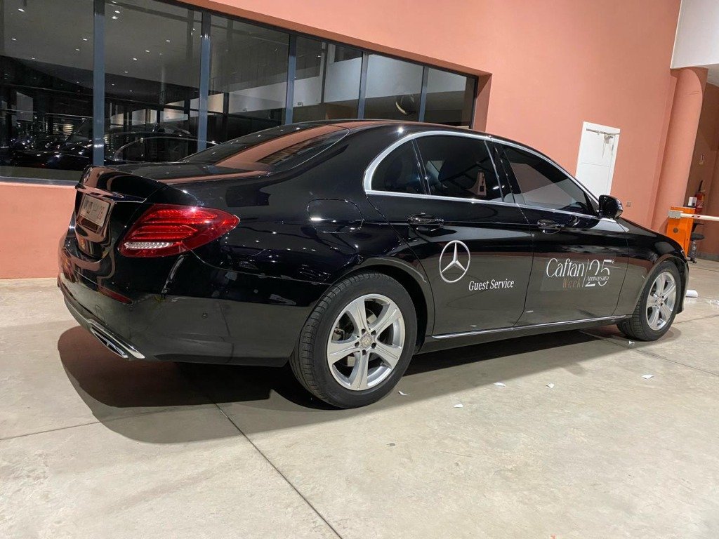 Mercedes Classe C noire — Transport VIP Marrakech StayVibe